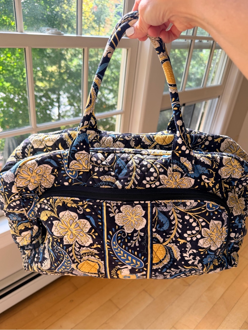 Quilted weekend bag with optional shoulder strap